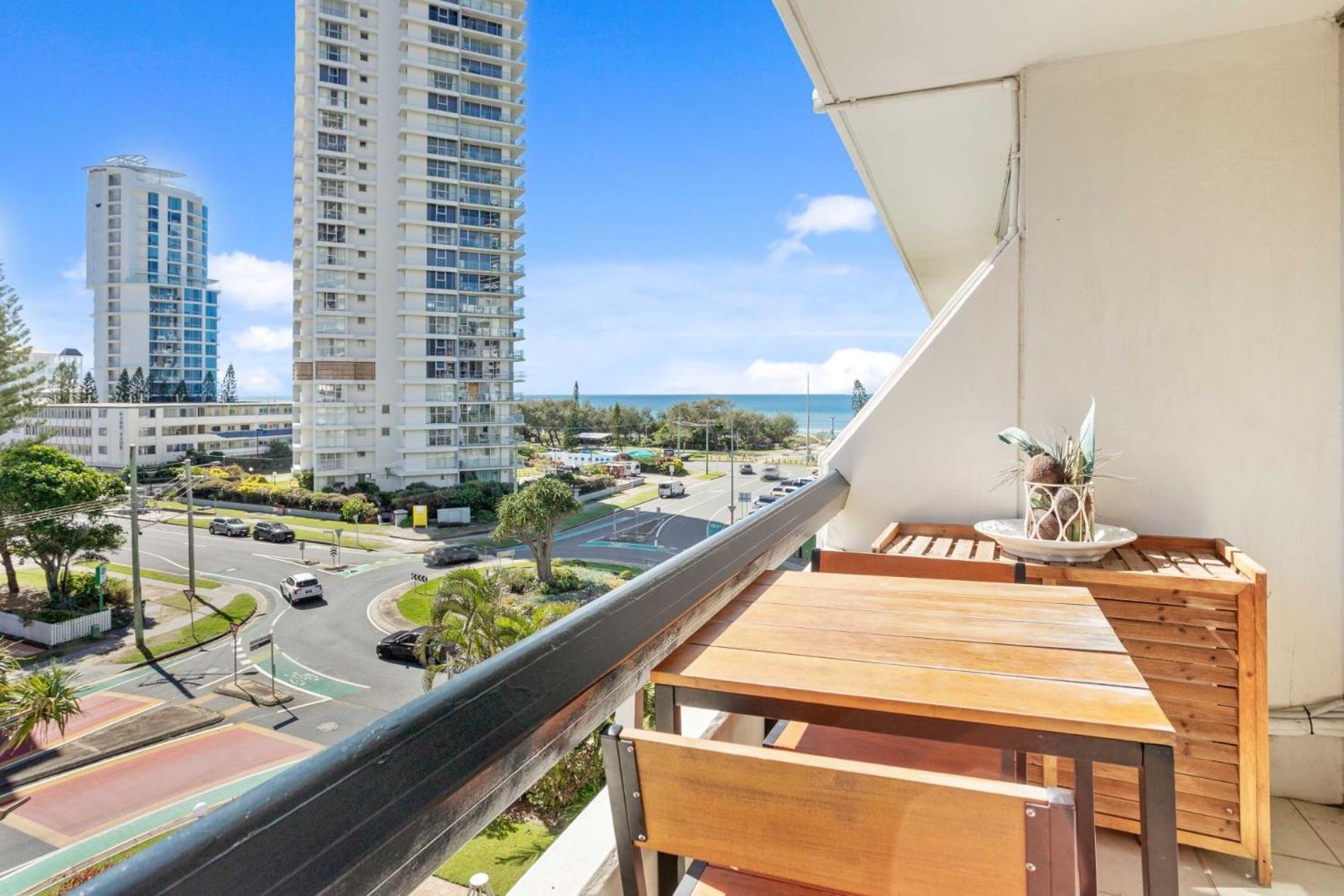 Hi Ho Beach Apartments On Broadbeach Gold Coast Eksteriør billede