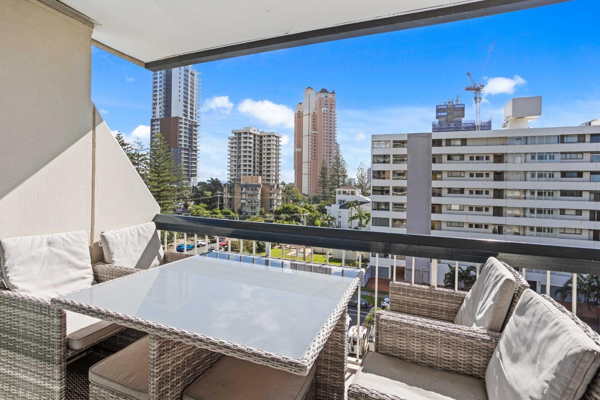 Hi Ho Beach Apartments On Broadbeach Gold Coast Eksteriør billede